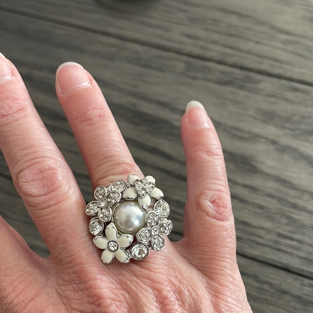 Lia Sophia large flower ring